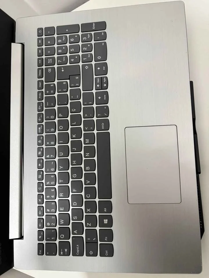 Usado - Notebook Lenovo Ideapad | Intel Core i3 7ª Geração | 8GB | SSD 240GB | Tela 15.6” Hd - view 3