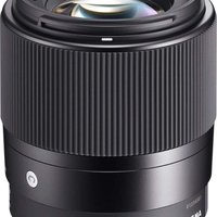 Sigma - Lente Contemporânea 30mm 1.4 Dc Dn Para Câmeras Mirrorles Selecionadas Com Montagem Micro Four Thirds - Preto-302963