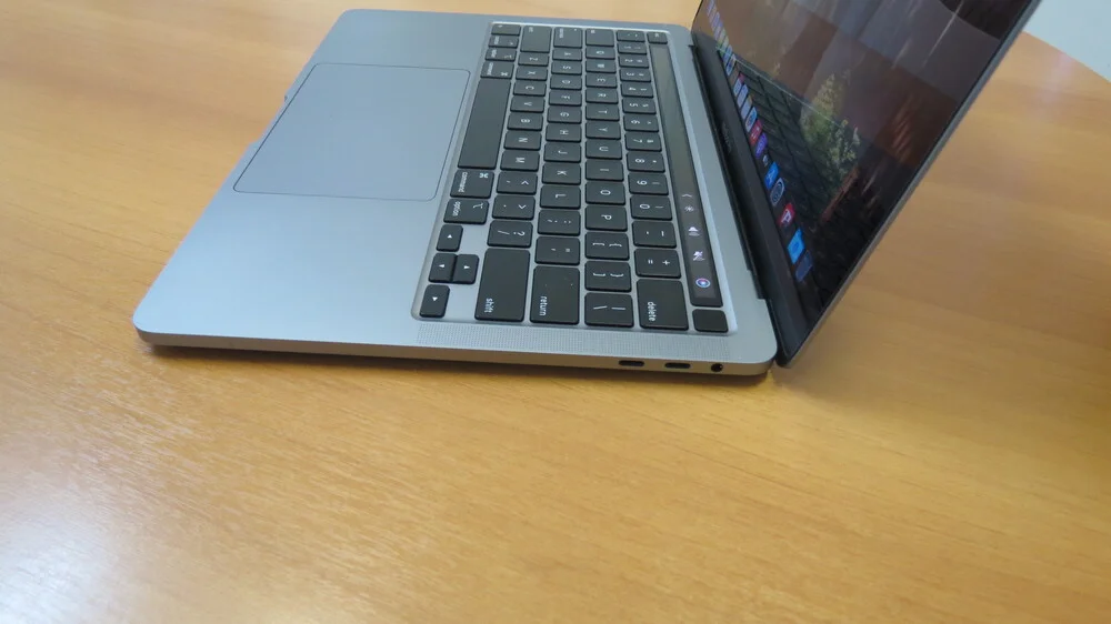 MacBook Pro 13 i5 16GB 512GB SSD Cinza